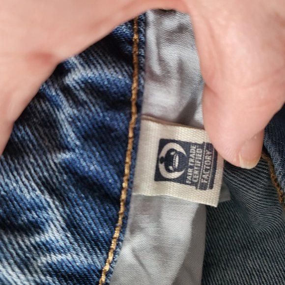 Wild Fable Women's Super-High Rise Rolled Cuff Mom Jean Shorts Happy Pocket.Wild - Picture 6 of 6